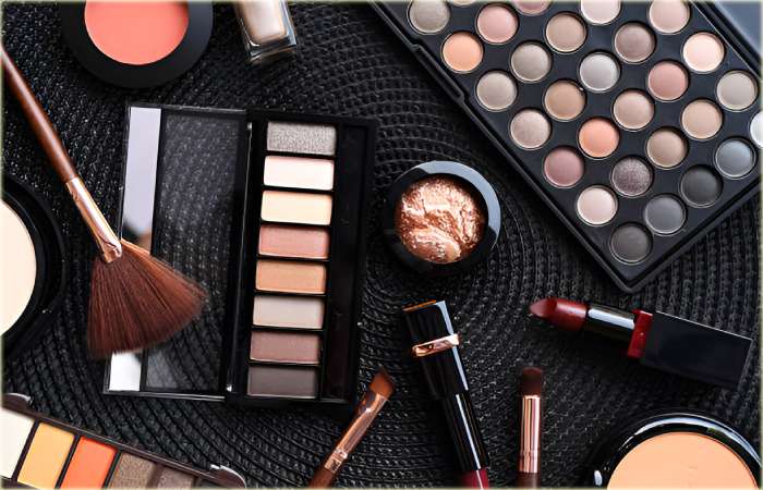 Top 14 Famous Makeup Tools